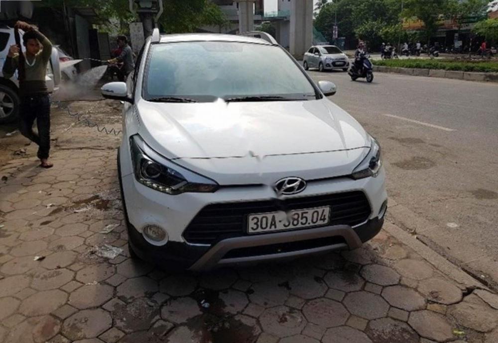 Hyundai i20 Active  1.4 AT 2015 - Bán xe Hyundai i20 Active 1.4 AT sản xuất 2015, màu trắng, nhập khẩu