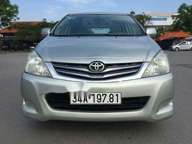 Toyota Innova 2010 - Bán xe Toyota Innova năm sản xuất 2010, màu bạc