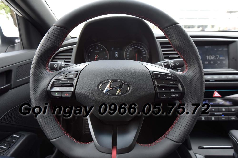 Hyundai Elantra 2018 - Khuyến mãi cực lớn cho Elantra 1.6 Turbo - Liên hệ ngay 0939.63.95.93