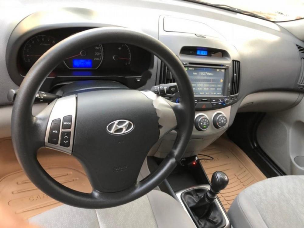 Hyundai Avante 1.6 MT 2013 - Cần bán xe Hyundai Avante 1.6 MT đời 2013, màu đen, giá tốt