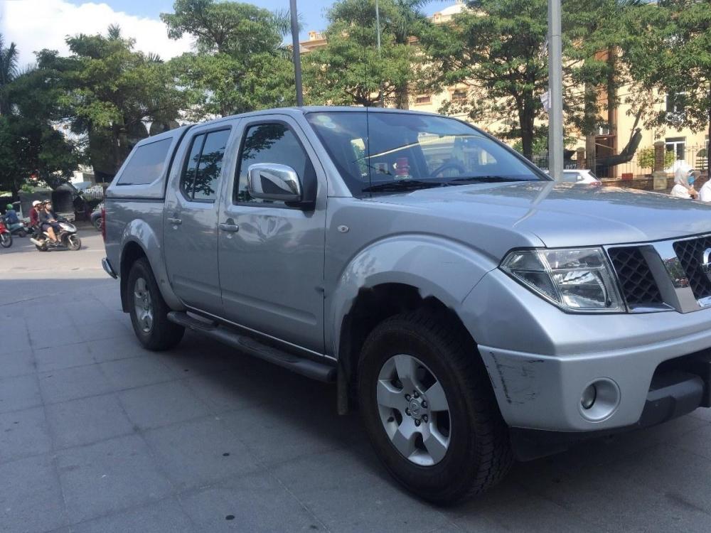 Nissan Navara LE 2.5MT 4WD 2014 - Bán Nissan Navara LE 2.5MT 4WD đời 2014, màu bạc, xe nhập chính chủ