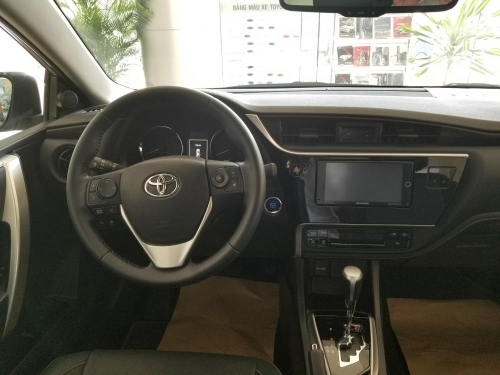 Toyota Corolla altis 2.0V Luxury 2018 - Bán Toyota Corolla Altis 2.0V Luxury đời 2017 - màu bạc - Hỗ trợ trả góp 90%, bảo hành chính hãng 3 năm/Hotline: 0898.16.8118