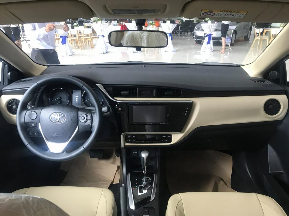 Toyota Corolla altis 1.8 E 2018 - Bán xe Toyota Corolla Altis 1.8 E đời 2018, trả trước 215tr nhận xe, hỗ trợ vay với lãi suất ưu đãi. LH 0907680578