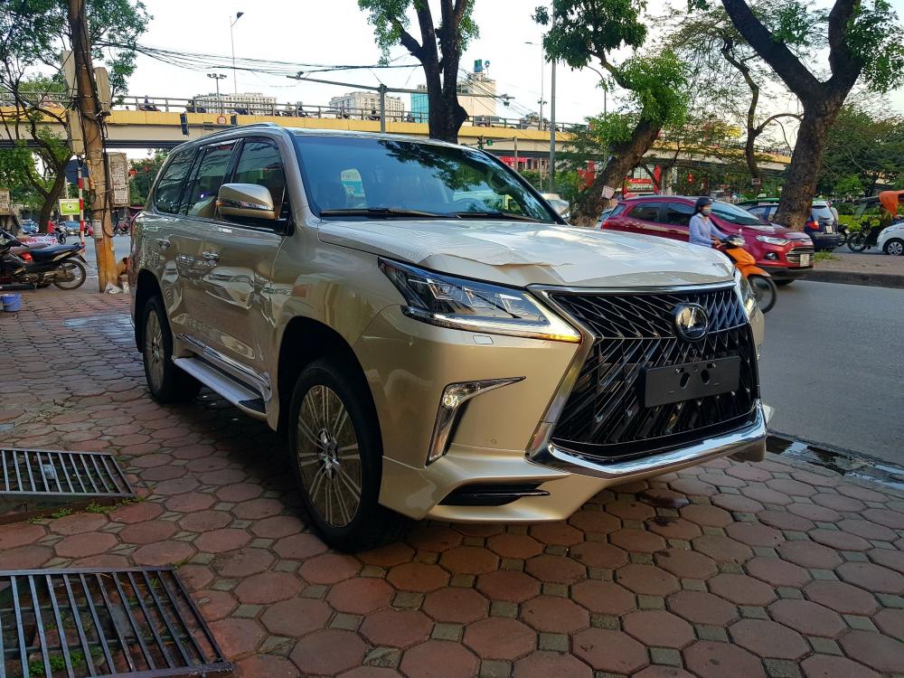 Lexus LX 570S Super Sport 2018 - Bán ô tô Lexus LX 570S Super Sport Sx 2018, màu vàng cát, nhập khẩu Trung Đông 