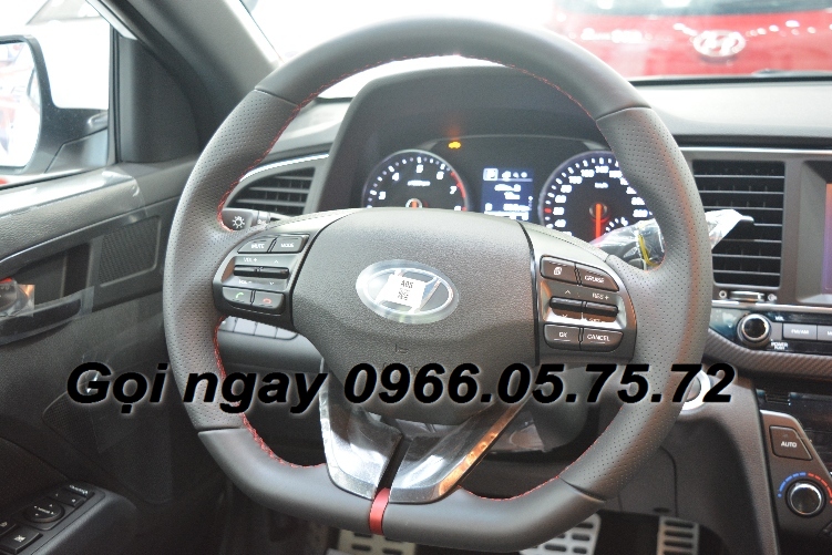 Hyundai Elantra 2018 - Khuyến mãi cực lớn cho Elantra 1.6 Turbo - Liên hệ ngay 0939.63.95.93