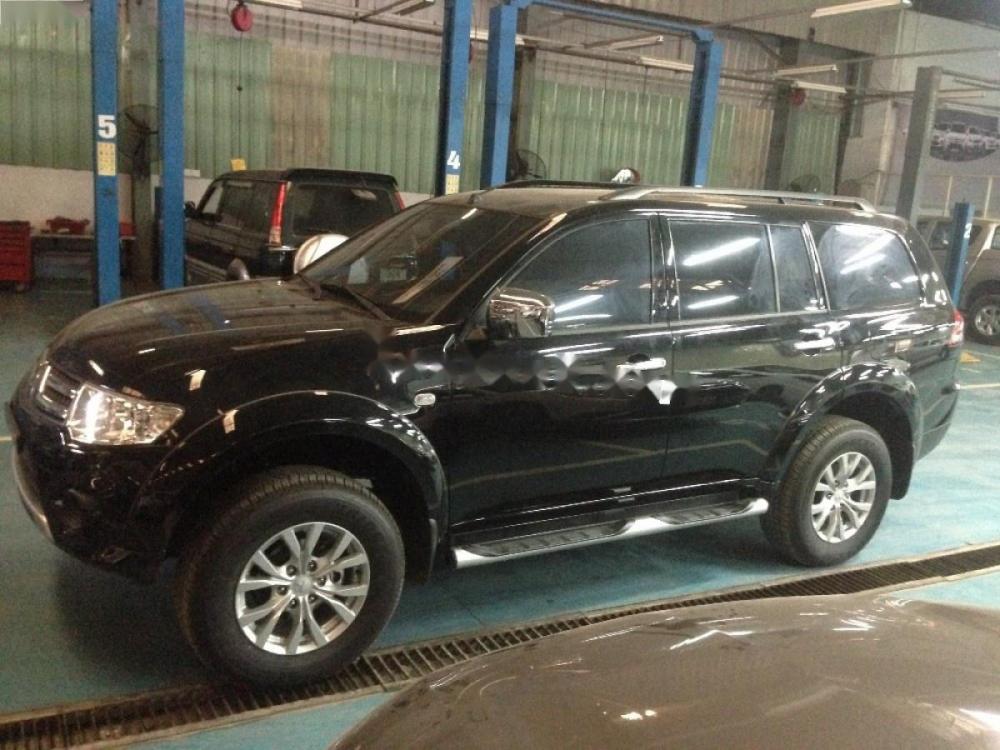 Mitsubishi Pajero Sport D 4x2 MT 2016 - Bán Mitsubishi Pajero Sport D 4x2 MT năm 2016, màu đen như mới, giá tốt