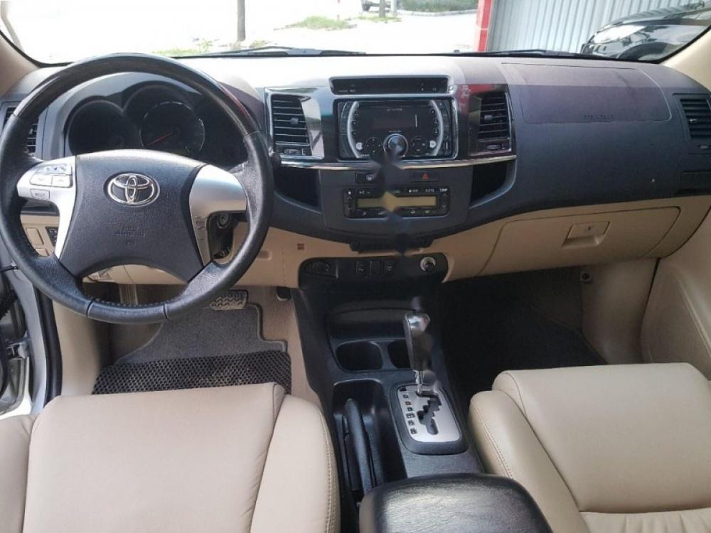 Toyota Fortuner 2.7V 2016 - Cần bán Toyota Fortuner 2.7V 2016, màu bạc chính chủ