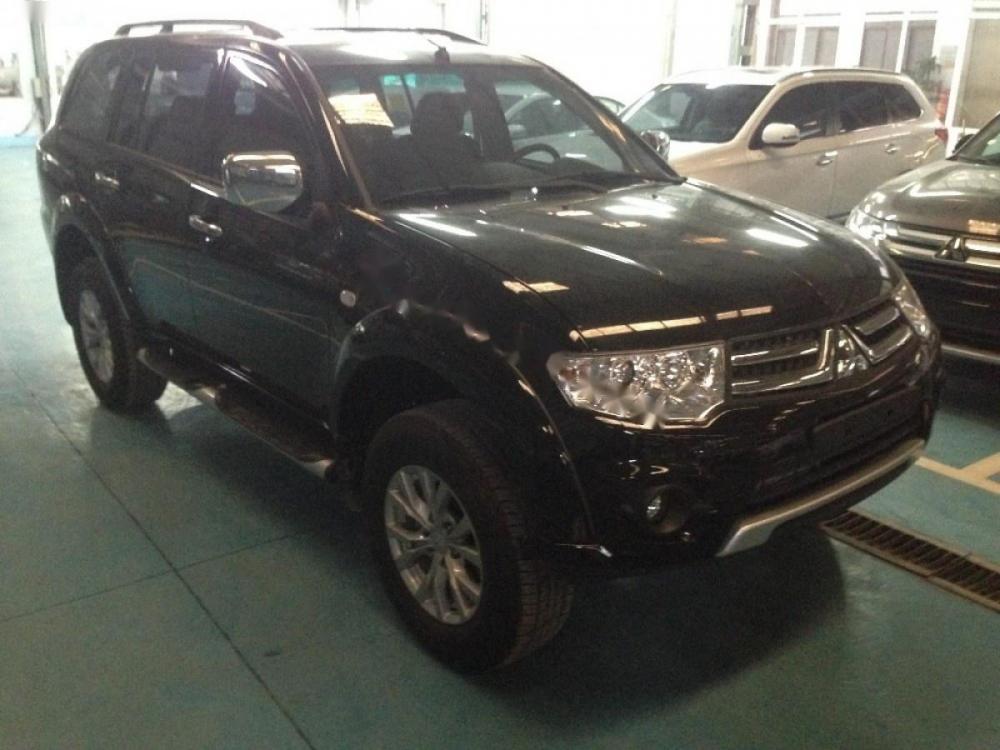 Mitsubishi Pajero Sport D 4x2 MT 2016 - Bán Mitsubishi Pajero Sport D 4x2 MT năm 2016, màu đen như mới, giá tốt