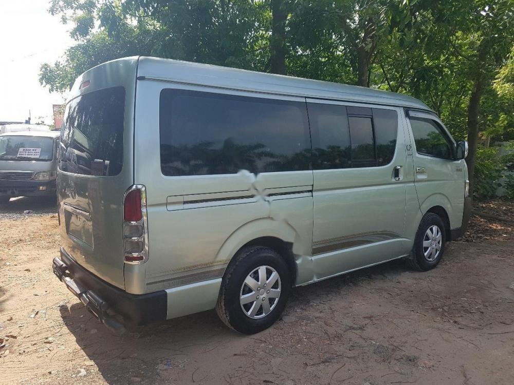 Toyota Hiace 2.5 2005 - Cần bán Toyota Hiace 2.5 sản xuất 2005, màu xanh lam, giá tốt