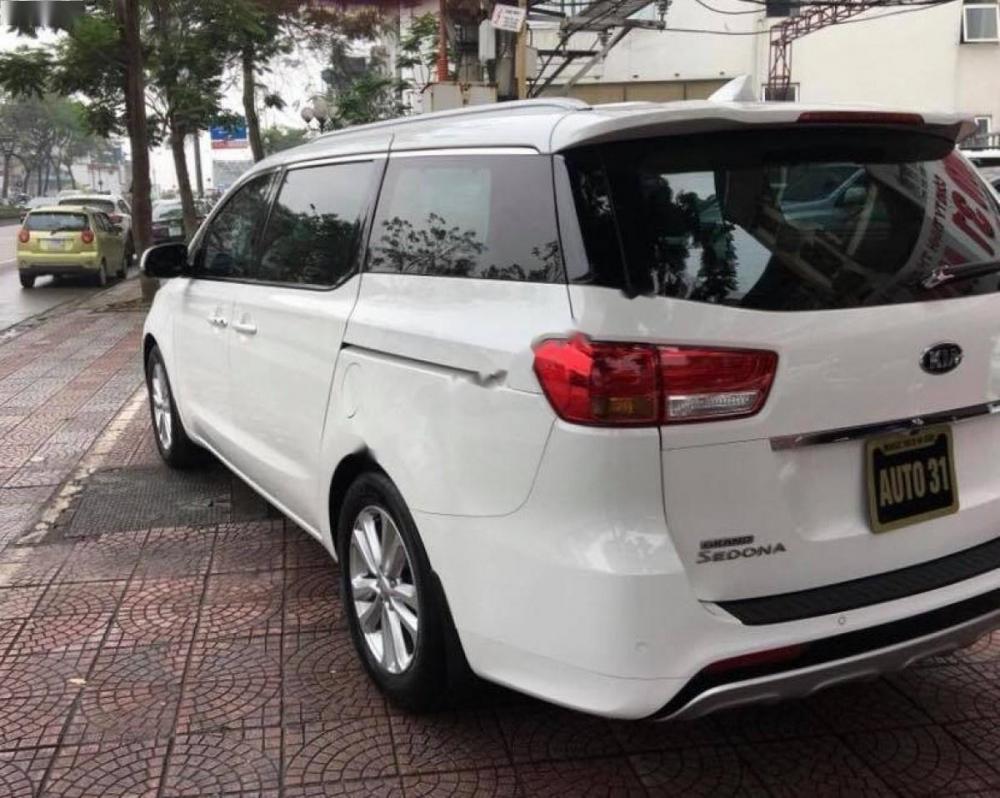 Kia Sedona 3.3L GATH 2016 - Bán xe Kia Sedona 3.3L GATH năm 2016, màu trắng