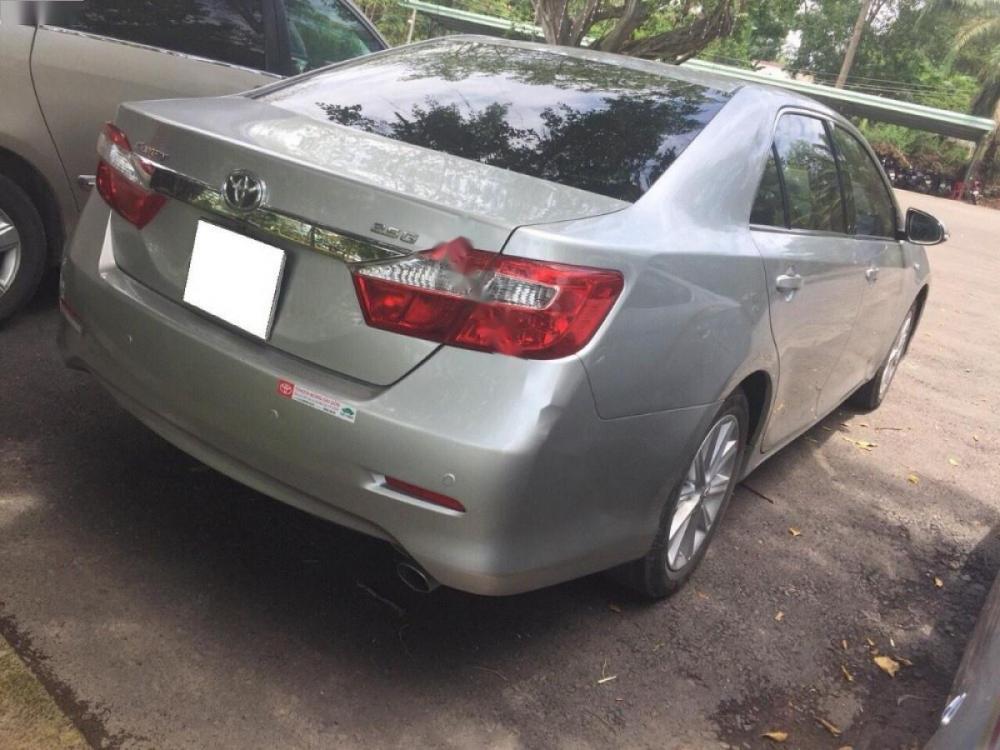 Toyota Camry 2.5G 2013 - Cần bán lại xe Toyota Camry 2.5G 2013, màu bạc số tự động