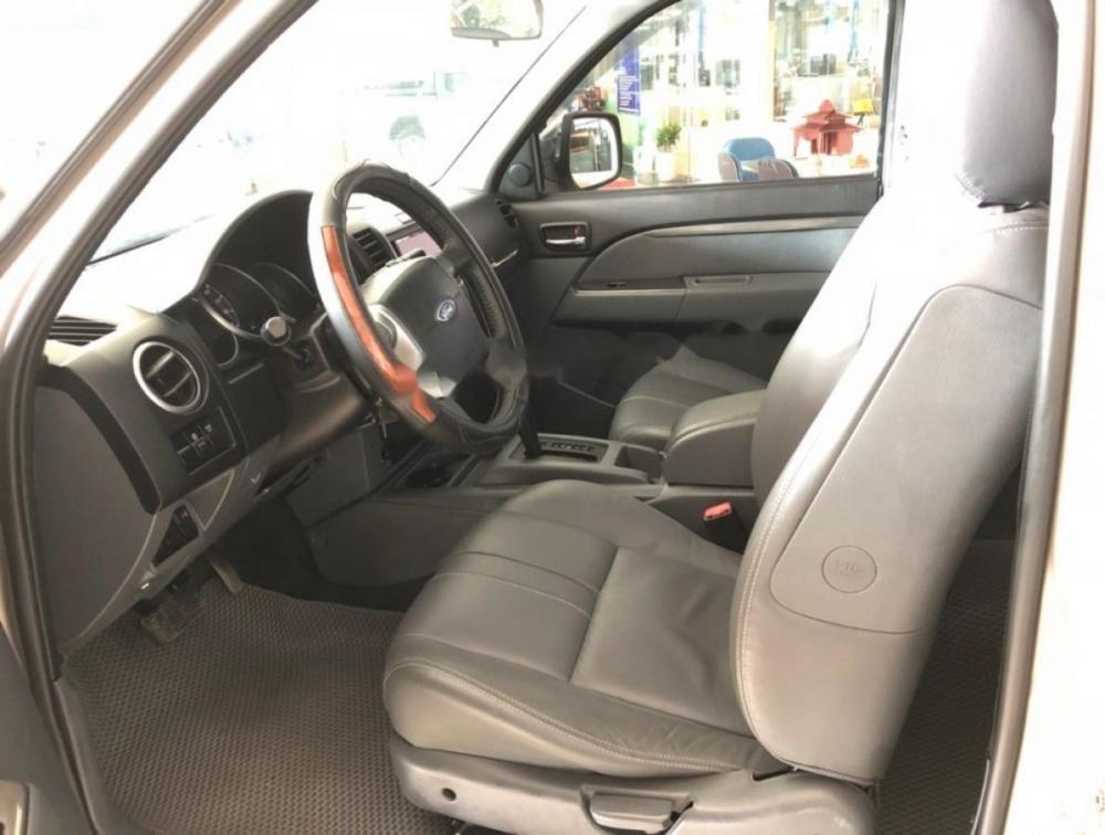 Ford Everest 2013 - Bán Ford Everest sản xuất năm 2013, màu vàng