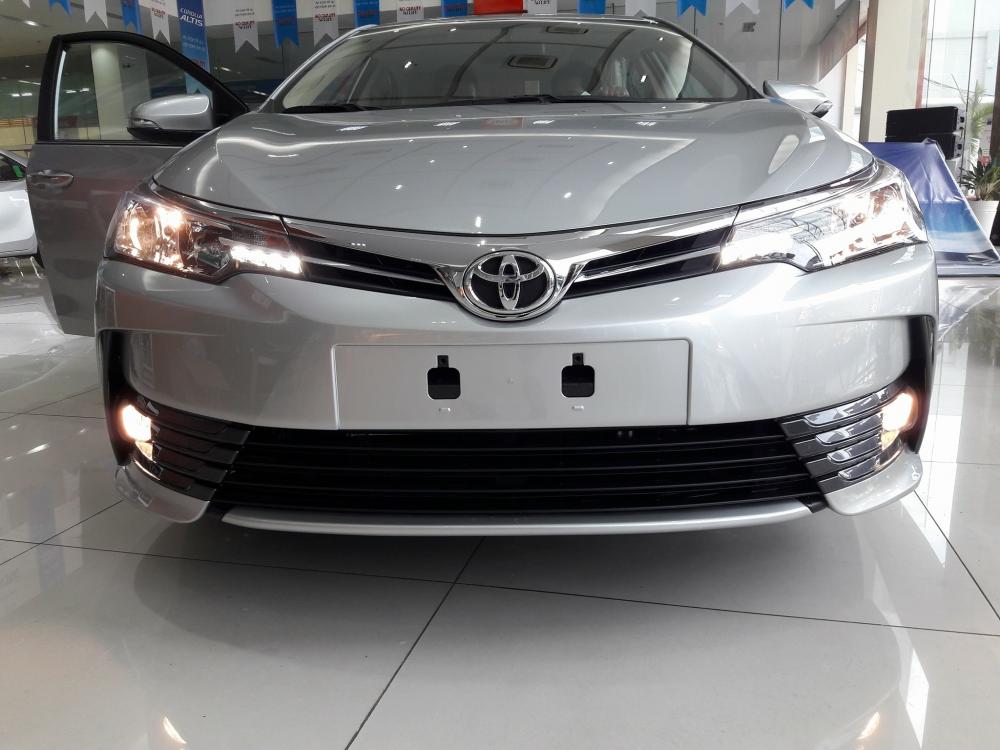 Toyota Corolla altis 1.8 E 2018 - Bán xe Toyota Corolla Altis 1.8 E đời 2018, trả trước 215tr nhận xe, hỗ trợ vay với lãi suất ưu đãi. LH 0907680578