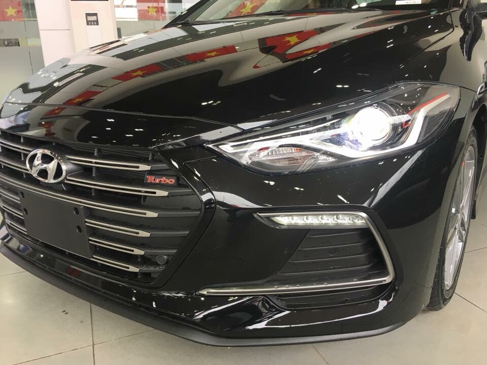 Hyundai Elantra 1.6 MT 2018 - Bán Hyundai Elantra 2018, chỉ từ 560tr, lấy xe ngay chỉ cần 130tr, hỗ trợ vay ngân hàng 90%. LH: 0939.617.271