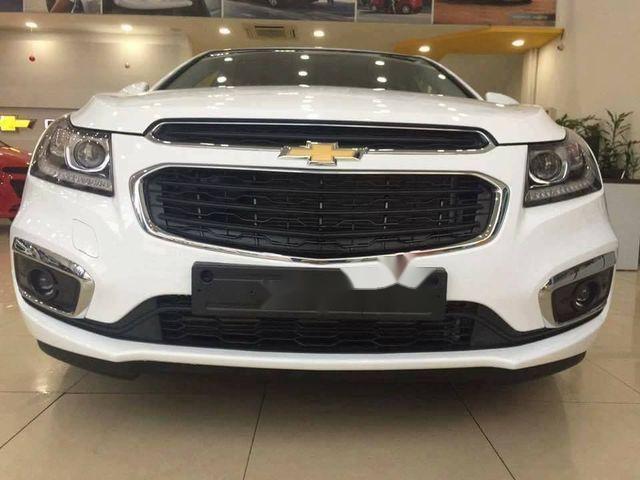 Chevrolet Cruze 2018 - Bán Chevrolet Cruze sản xuất 2018, màu trắng