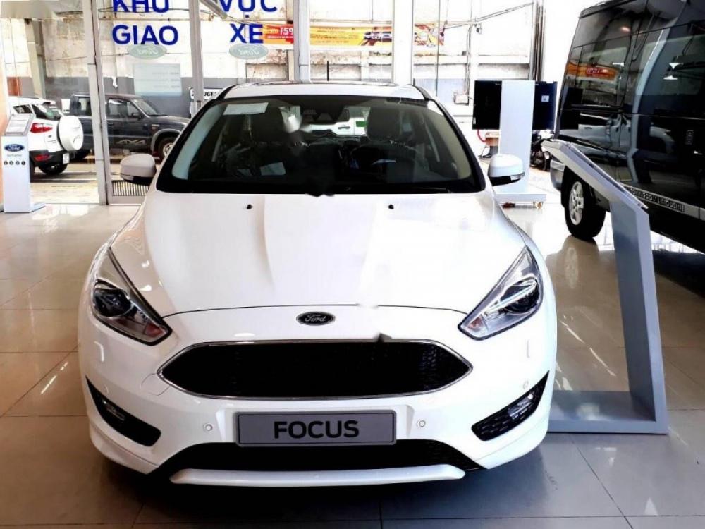 Ford Focus Sport 1.5L 2018 - Bán xe Ford Focus Sport 1.5L sản xuất năm 2018, màu trắng