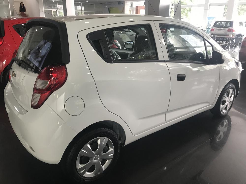 Chevrolet Spark LS 2018 - Bán Spark LS. Hỗ trợ thêm cho khách hàng, đăng ký chạy Grab khí đạt được 70 cuốc