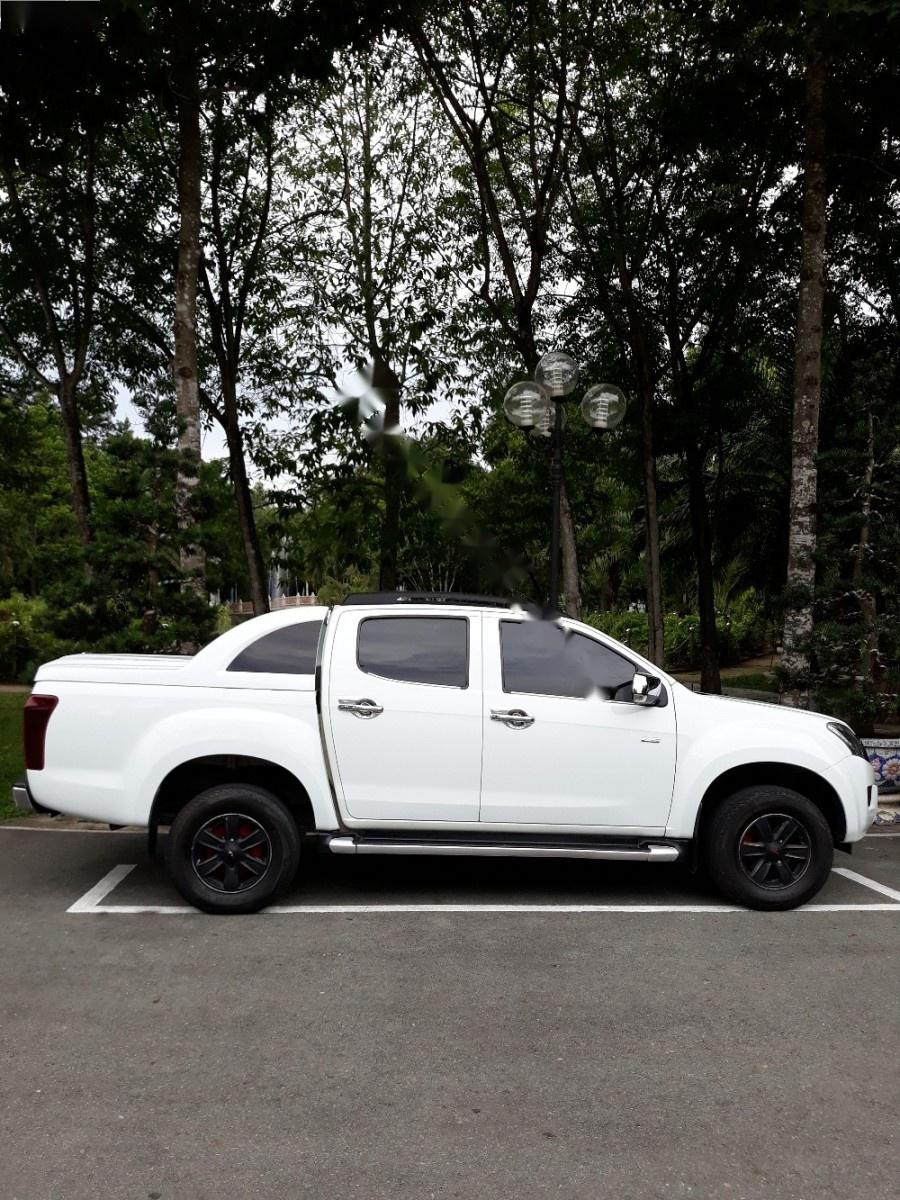 Isuzu Dmax LS 2.5 4x2 AT 2015 - Bán ô tô Isuzu Dmax LS 2.5 4x2 AT sản xuất 2015, màu trắng, nhập khẩu, giá chỉ 550 triệu