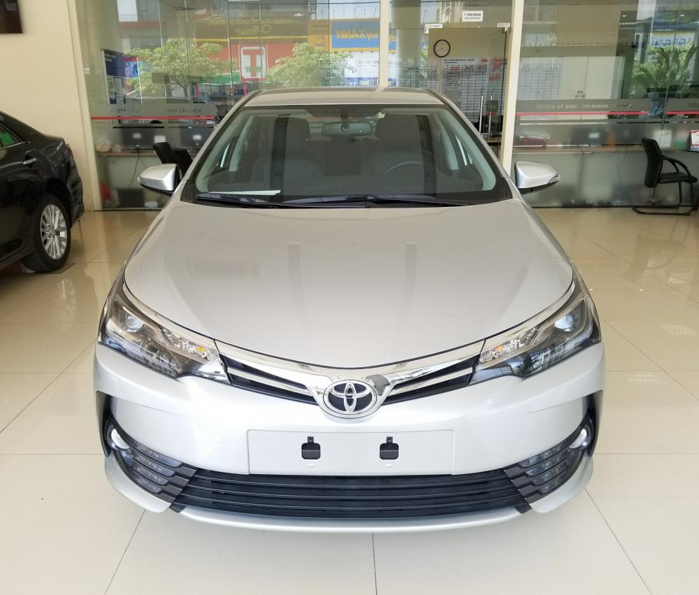 Toyota Corolla altis 2.0V Luxury 2018 - Bán Toyota Corolla Altis 2.0V Luxury đời 2017 - màu bạc - Hỗ trợ trả góp 90%, bảo hành chính hãng 3 năm/Hotline: 0898.16.8118