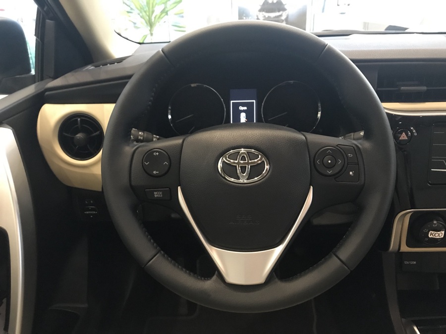 Toyota Corolla altis 1.8E CVT 2018 - Bán Toyota Corolla Altis 1.8E CVT 2018 - màu đen - Hỗ trợ trả góp 90%, bảo hành chính hãng 3 năm/hotline: 0898.16.8118