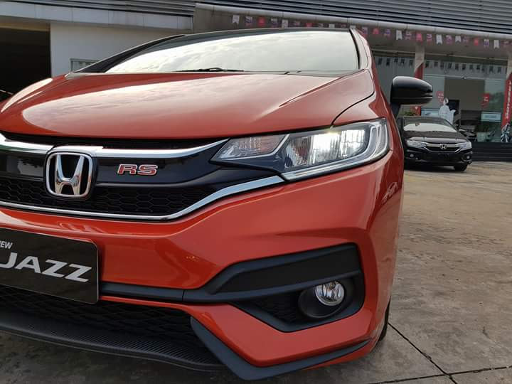 Honda Jazz 1.5L  2018 - Bán Honda Jazz 2018 nhập Thái, giá chỉ 544tr đã gồm 10% VAT- Khuyến mại Hót, xin LH 0909076622