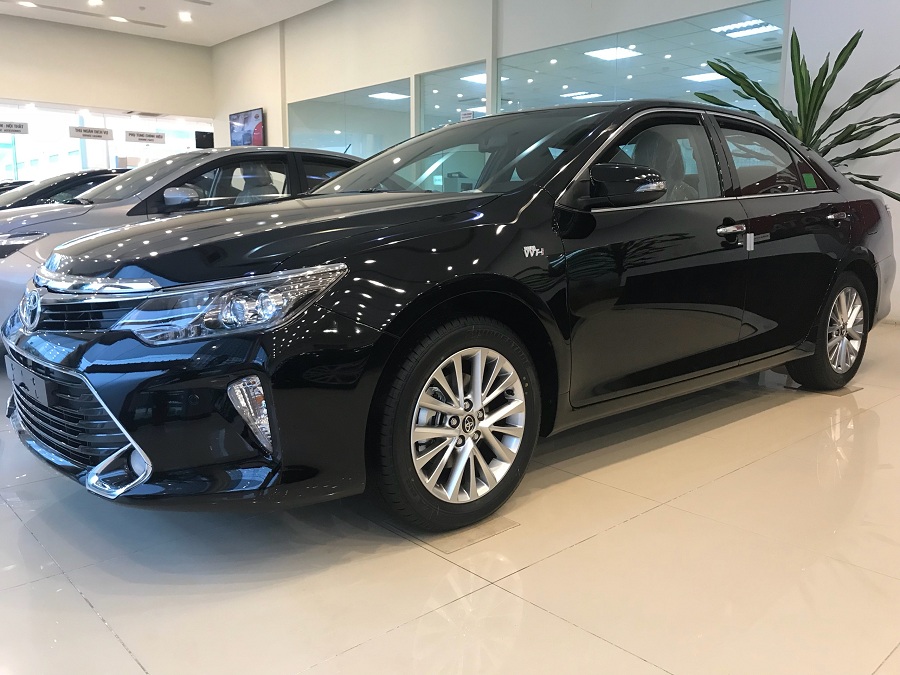 Toyota Camry 2.5Q 2018 - Bán Camry 2.5Q màu đen - Model 2018 - Ưu đãi lớn, trả góp 90%, nhận xe ngay. Hotline: 0898.16.8118