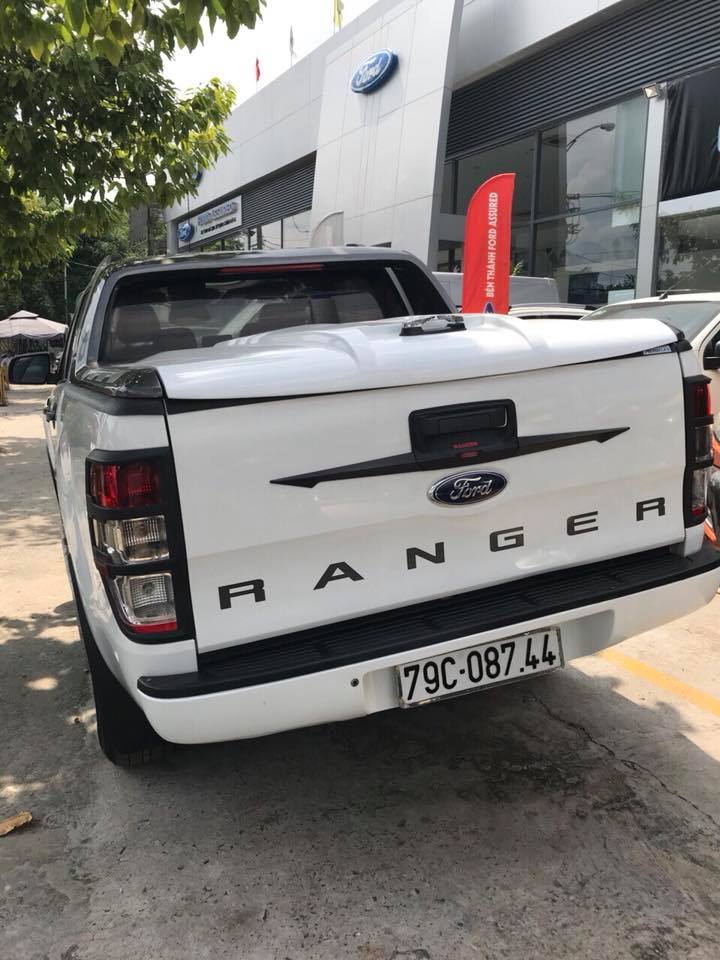 Ford Ranger 2016 - Cần bán Ford Ranger XLS MT 1 cầu đời 2016, màu trắng, giá thương lượng, hỗ trợ ngân hàng Hotline: 090.12678.55