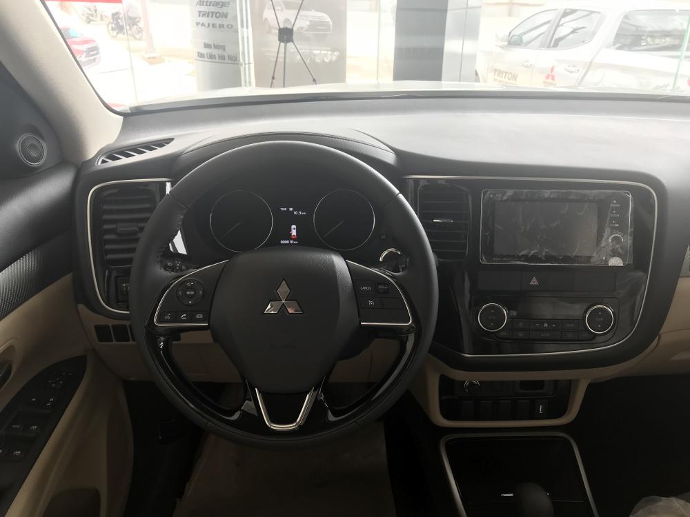 Mitsubishi Outlander 2.0 STD 2018 - Bán Mitsubishi Outlander 2.0 STD 808 triệu, hỗ trợ giá tốt nhất Hà Nội