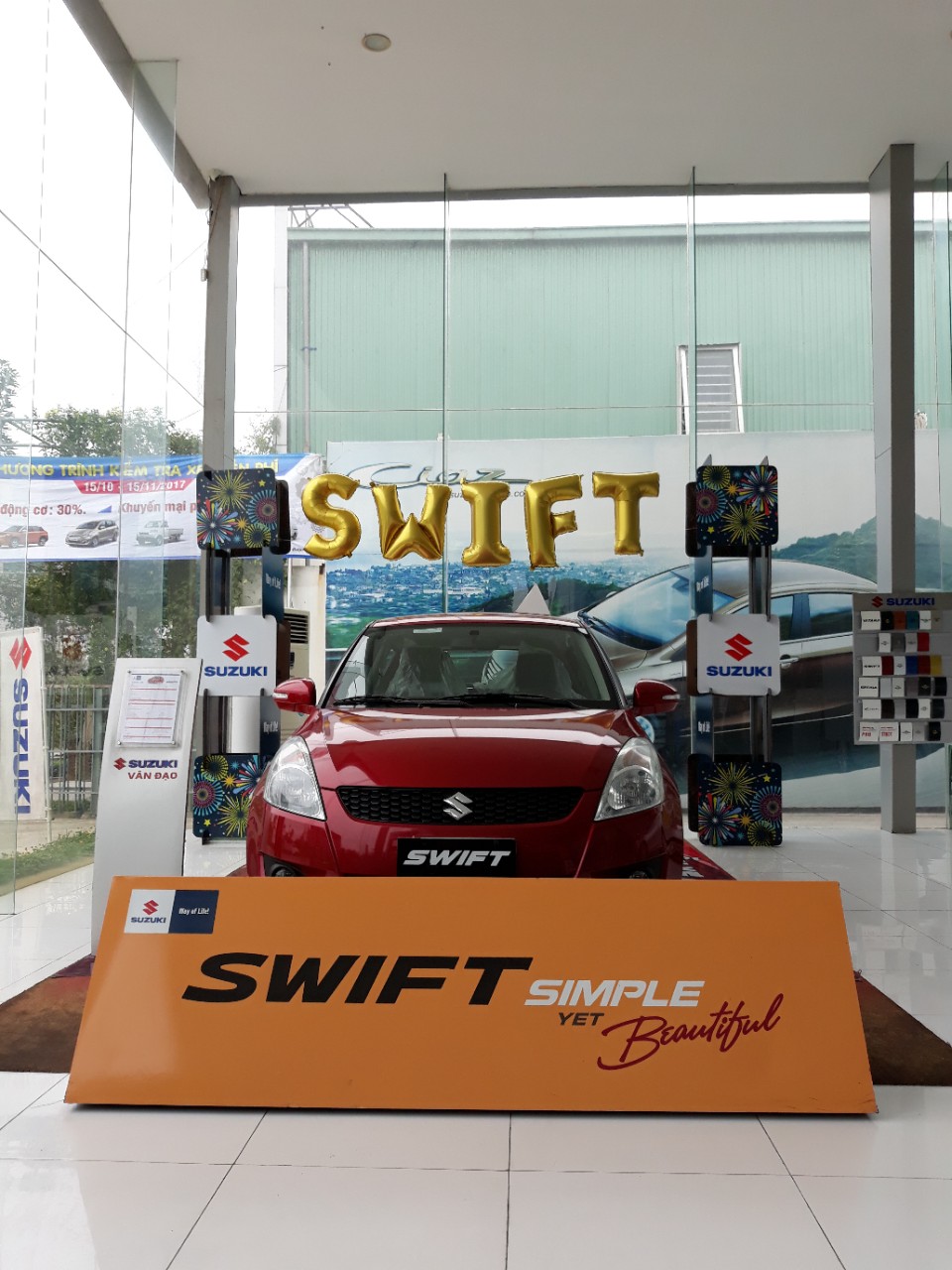 Suzuki Swift 1.4AT 2017 - Bán gấp xe Suzuki Swift đỏ, tặng ngay 110 triệu tiền mặt