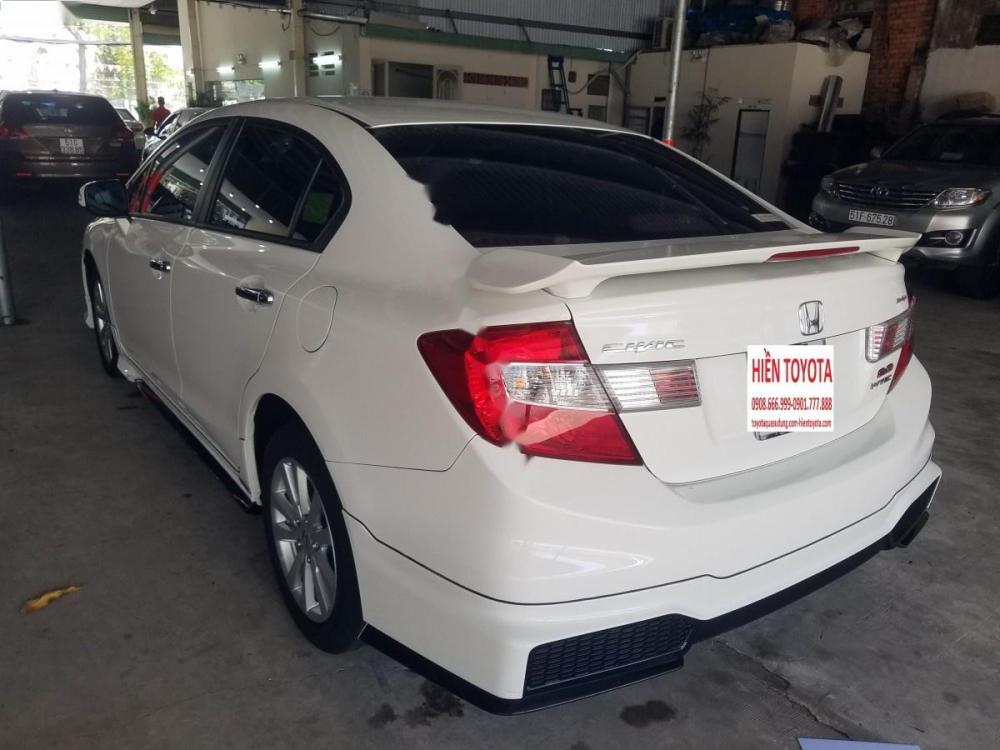 Honda Civic 2.0 2015 - Bán ô tô Honda Civic 2.0 sản xuất năm 2015, màu trắng, xe nhập xe gia đình, giá tốt