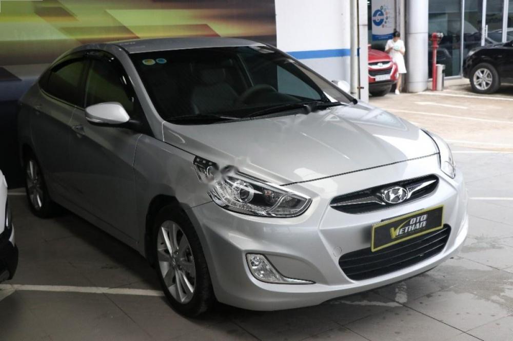 Hyundai Accent 1.4 AT 2013 - Cần bán lại xe Hyundai Accent 1.4 AT năm sản xuất 2013, màu bạc, xe nhập, giá 438tr