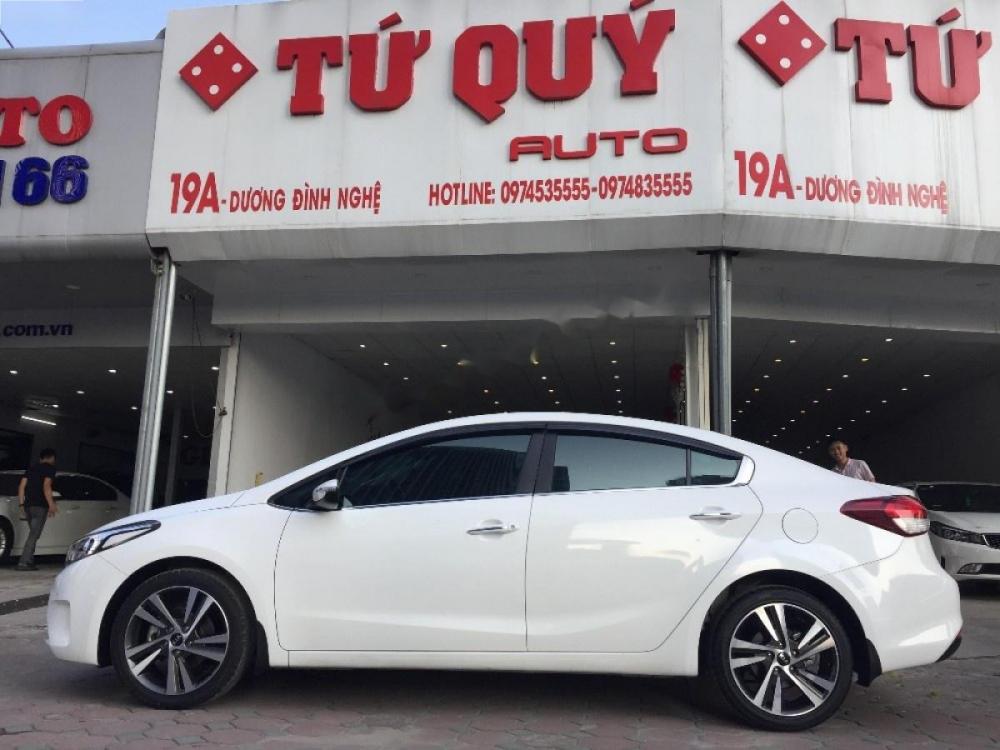 Kia Cerato 1.6 AT 2017 - Cần bán xe Kia Cerato 1.6 AT 2017, màu trắng, 625tr