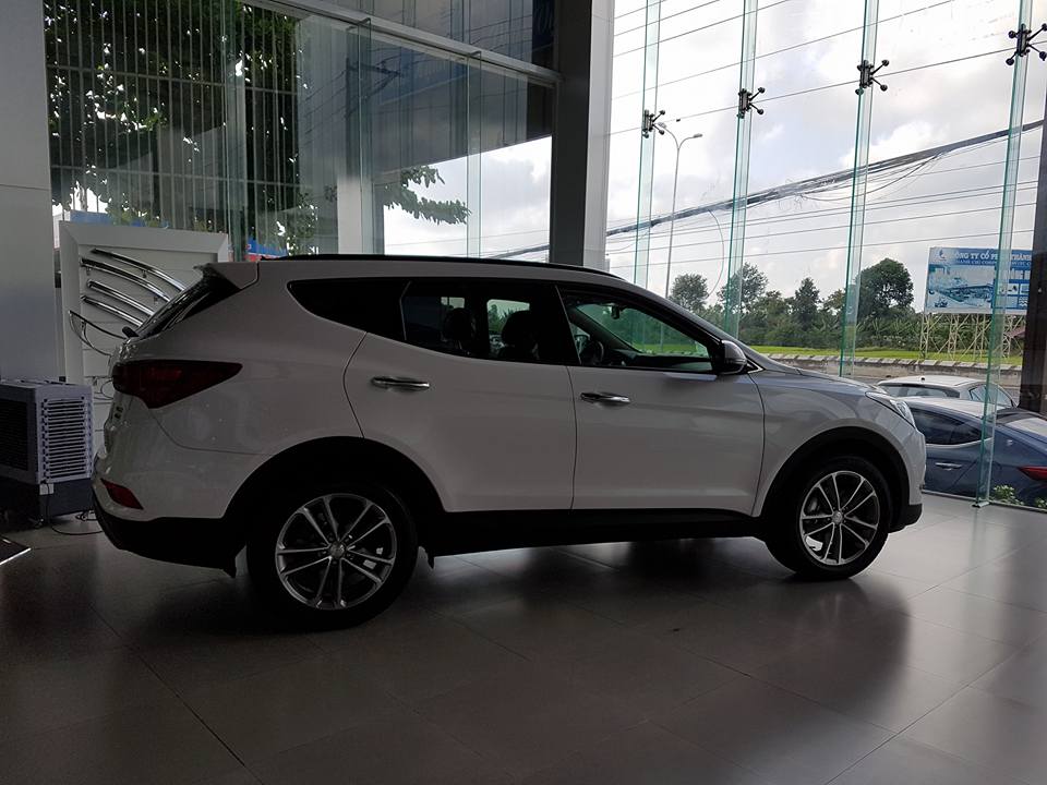 Hyundai Santa Fe 2.2   2018 - Cần bán xe Hyundai Santa Fe 2.2 full dầu năm 2018