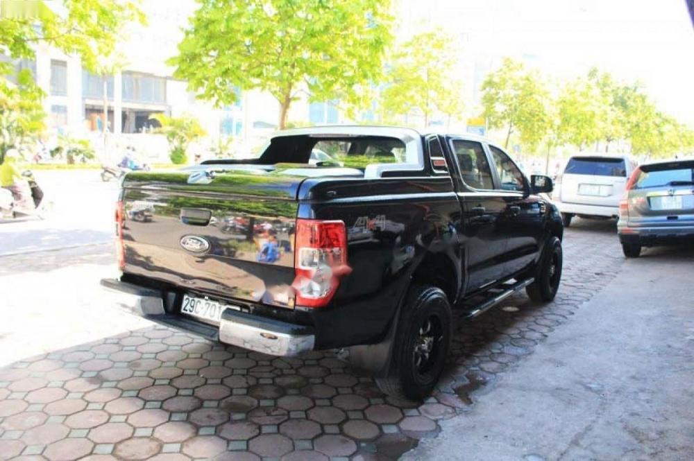 Ford Ranger XL 2.2L 4x4 MT 2015 - Cần bán Ford Ranger XL 2.2L 4x4 MT đời 2015, màu đen, xe nhập, giá 565tr