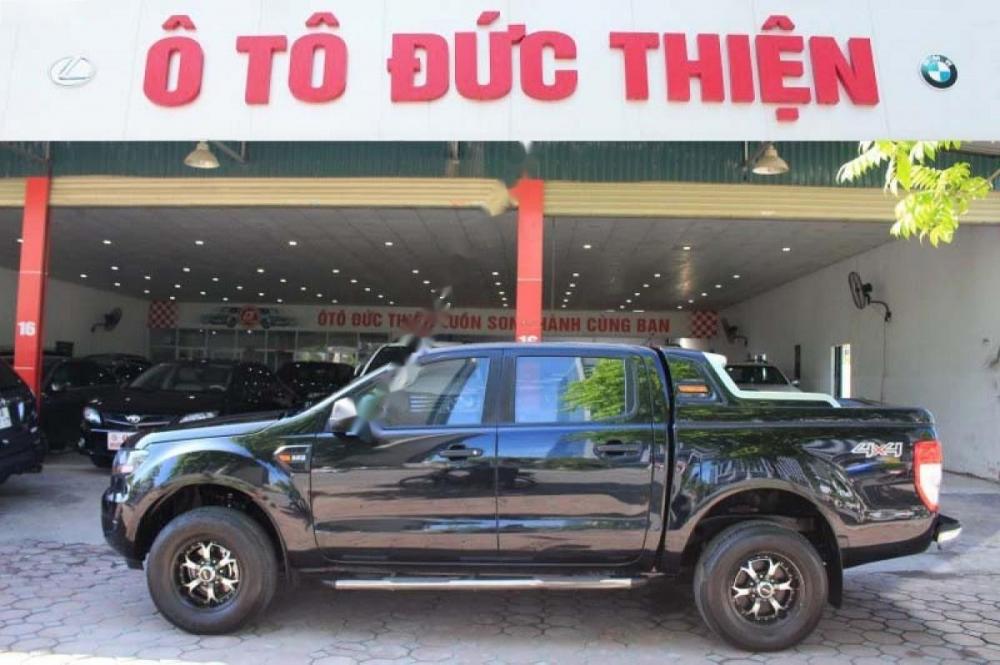 Ford Ranger XL 2.2L 4x4 MT 2015 - Cần bán Ford Ranger XL 2.2L 4x4 MT đời 2015, màu đen, xe nhập, giá 565tr