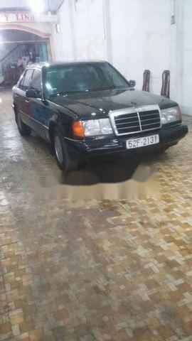 Mercedes-Benz E class E300  1993 - Bán ô tô Mercedes E300 sản xuất 1993, màu đen, xe nhập