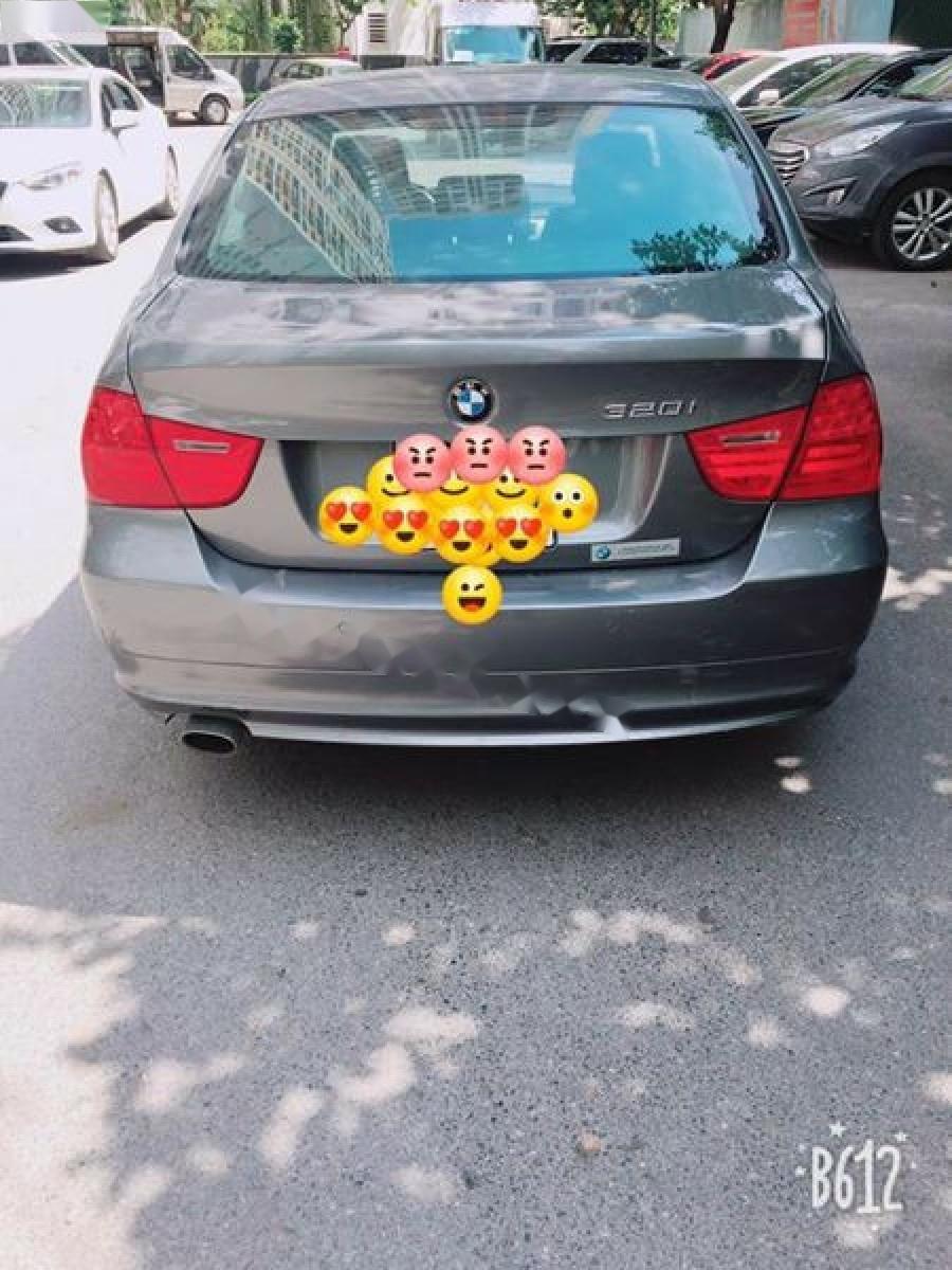 BMW 3 Series 320i 2010 - Cần bán BMW 3 Series 320i năm sản xuất 2010, màu xám, nhập khẩu chính chủ