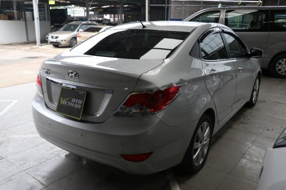 Hyundai Accent 1.4 AT 2013 - Cần bán lại xe Hyundai Accent 1.4 AT năm sản xuất 2013, màu bạc, xe nhập, giá 438tr