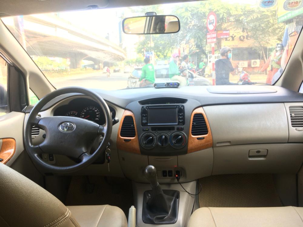 Toyota Innova G 2011 - Bán Toyota Innova G 2011, màu bạc