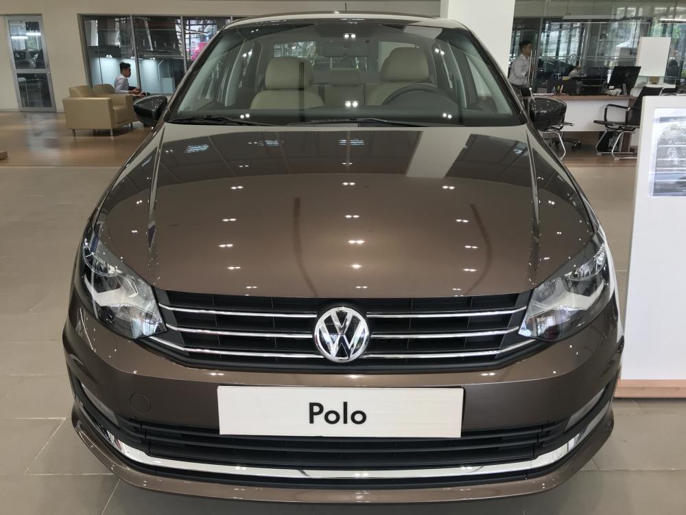 Volkswagen Polo 2017 - Bán xe Volkswagen Polo Sedan 2018, màu nâu, nhập khẩu - LH 0967.335.988
