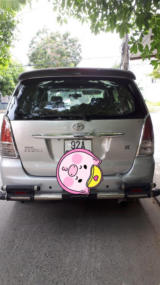 Toyota Innova J 2008 - Cần bán gấp Toyota Innova J sản xuất năm 2008, màu bạc 