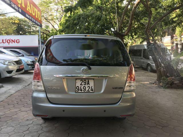 Toyota Innova   2.0G MT 2011 - Bán ô tô Toyota Innova 2.0G MT sản xuất năm 2011, màu bạc, 485tr