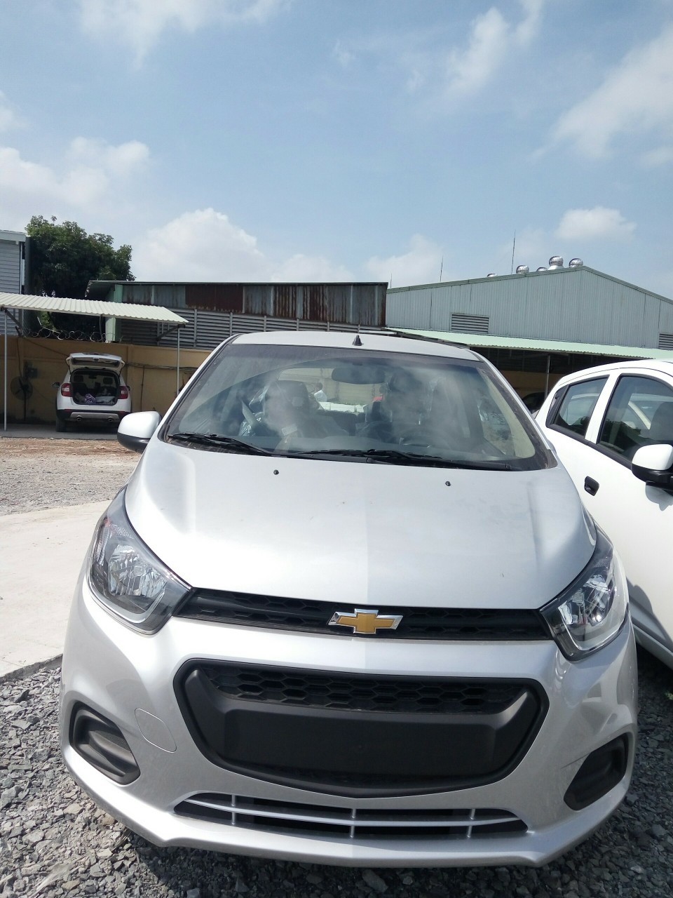 Chevrolet Spark LS MT 2018 - Bán Chevrolet Spark LS MT đời 2018, KM 40triệu, HT khách mua chạy Grab, 70tr nhận xe