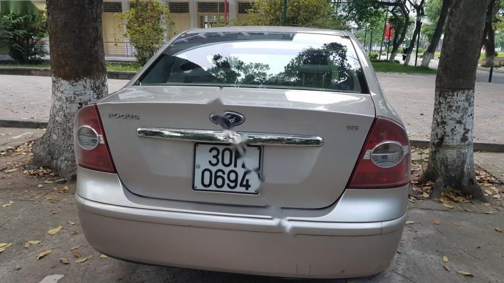 Ford Focus 1.8 MT 2008 - Bán Ford Focus 1.8 MT sản xuất năm 2008, màu vàng còn mới, giá chỉ 260 triệu