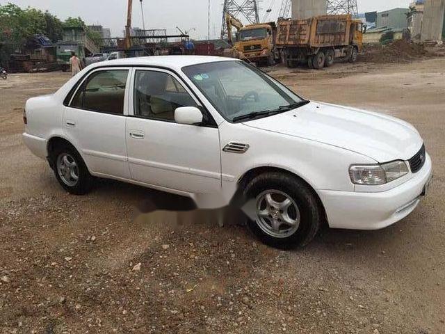 Toyota Corolla 2001 - Cần bán lại xe Toyota Corolla sản xuất năm 2001, màu trắng giá cạnh tranh