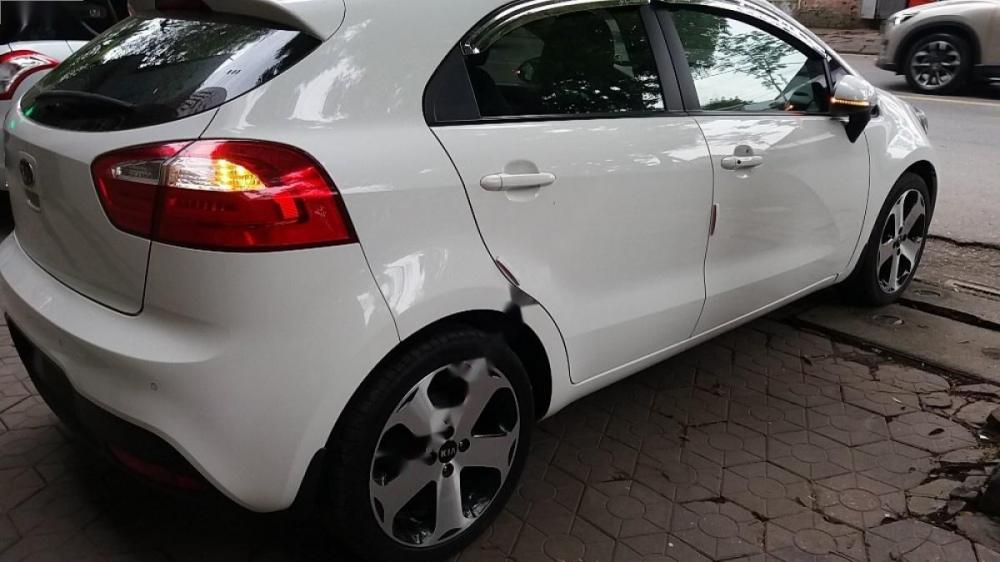 Kia Rio 1.4 AT 2013 - Bán ô tô Kia Rio đời 2013, màu trắng, xe nhập chính chủ