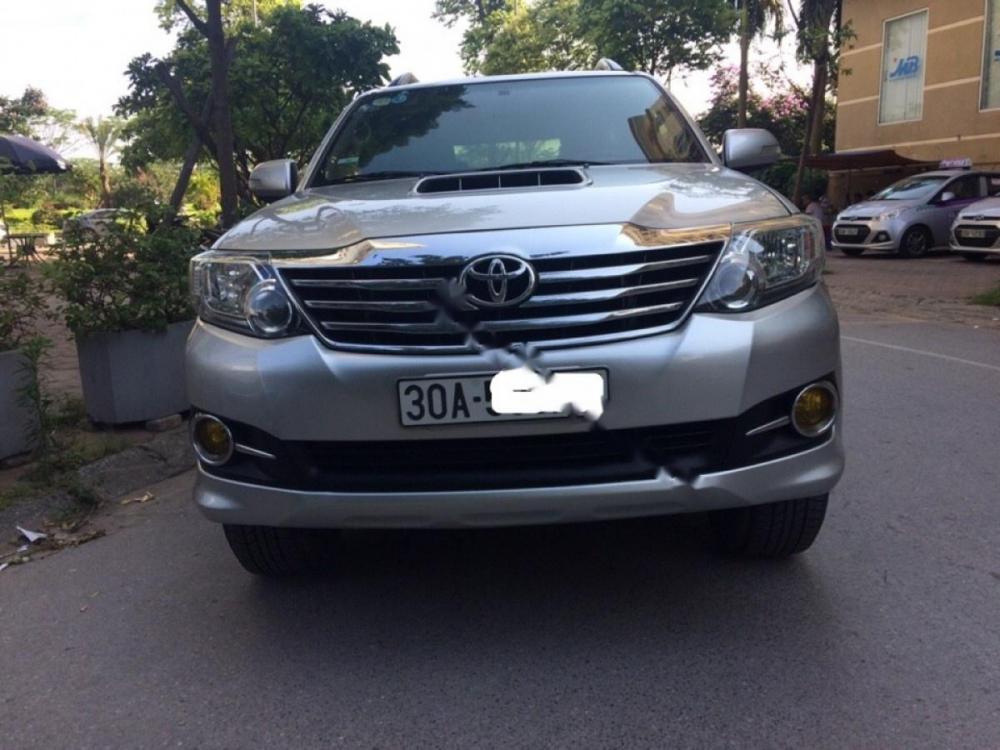 Toyota Fortuner 2.5G 2015 - Cần bán Toyota Fortuner 2.5G đời 2015, màu bạc giá cạnh tranh