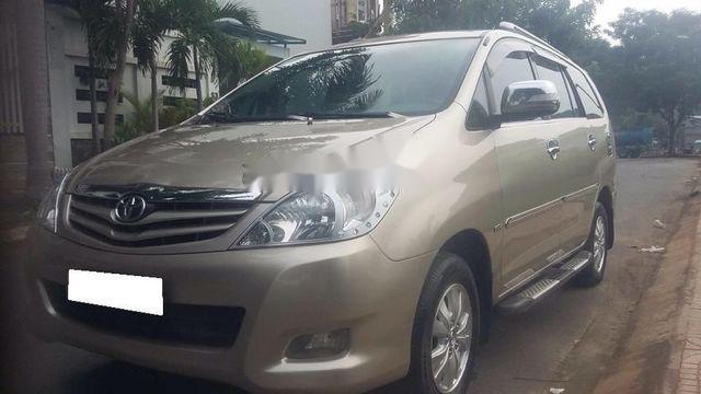 Toyota Innova   G  2010 - Bán ô tô Toyota Innova G năm sản xuất 2010, màu bạc, giá chỉ 435 triệu