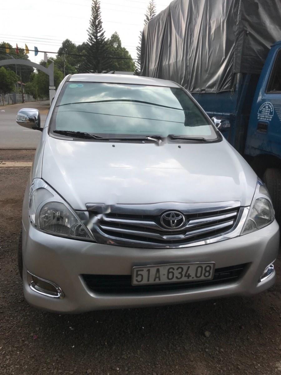 Toyota Innova J 2007 - Cần bán xe Toyota Innova J đời 2007, màu bạc