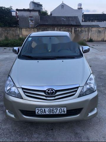 Toyota Innova  2.0G 2009 - Bán Toyota Innova 2.0G đời 2009, màu bạc xe gia đình, giá chỉ 425 triệu